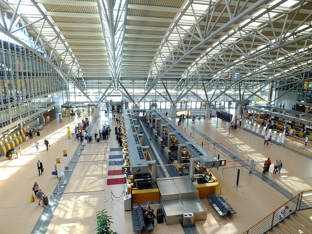 Überblick über den Abflug-Terminal Flughafen Hamburg