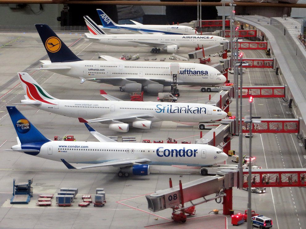 Modellflugzeuge: Condor, SirLankan, Lufthansa, Air France Boarding