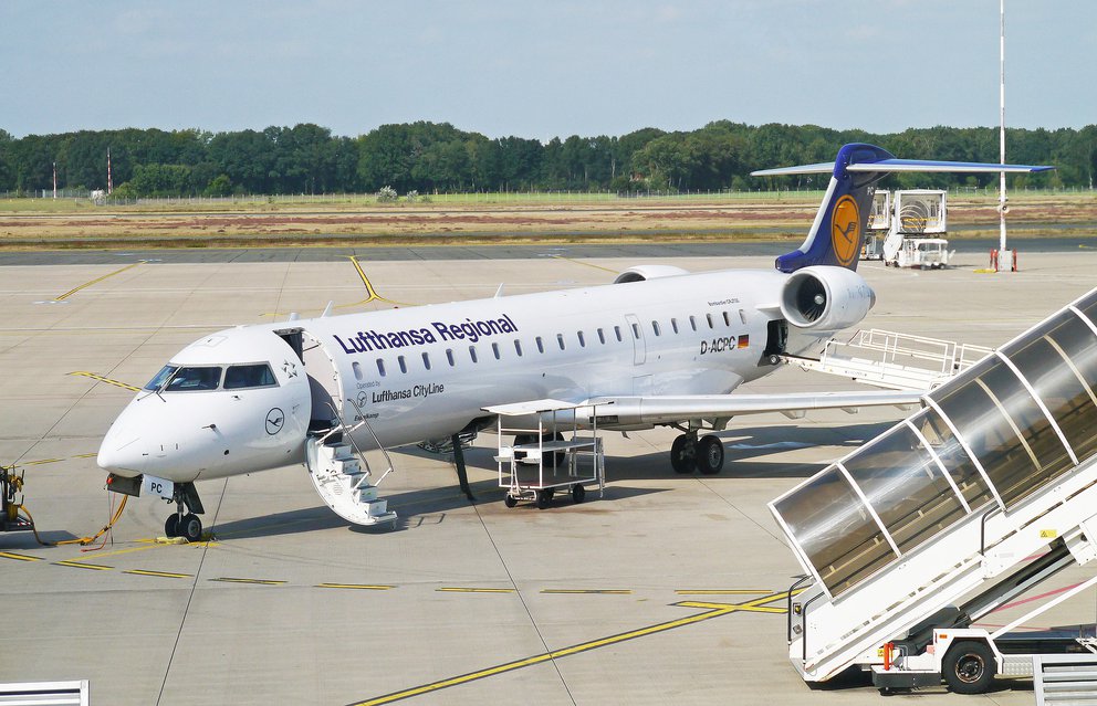 Lufthansa Maschine auf dem Rollfeld des Flughafen Münster/Osnabrück