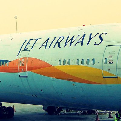 Jet Airways Maschine während der Wartung auf dem Flugfeld